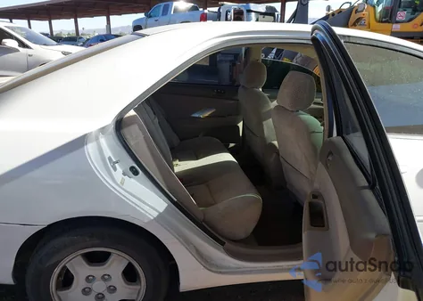 2003 Toyota Camry Le V6 z USA, uszkodzony, nr VIN 4T1BF32K73U036932